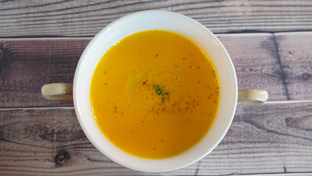 ＜少しでも長く皆さまに美味しいスープを召し上がって頂くために秋に収穫したかぼちゃを新鮮なうちに加工・保存し、今の時期でも提供しています。＞